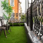 2 Bedroom Apartment In Harley Street